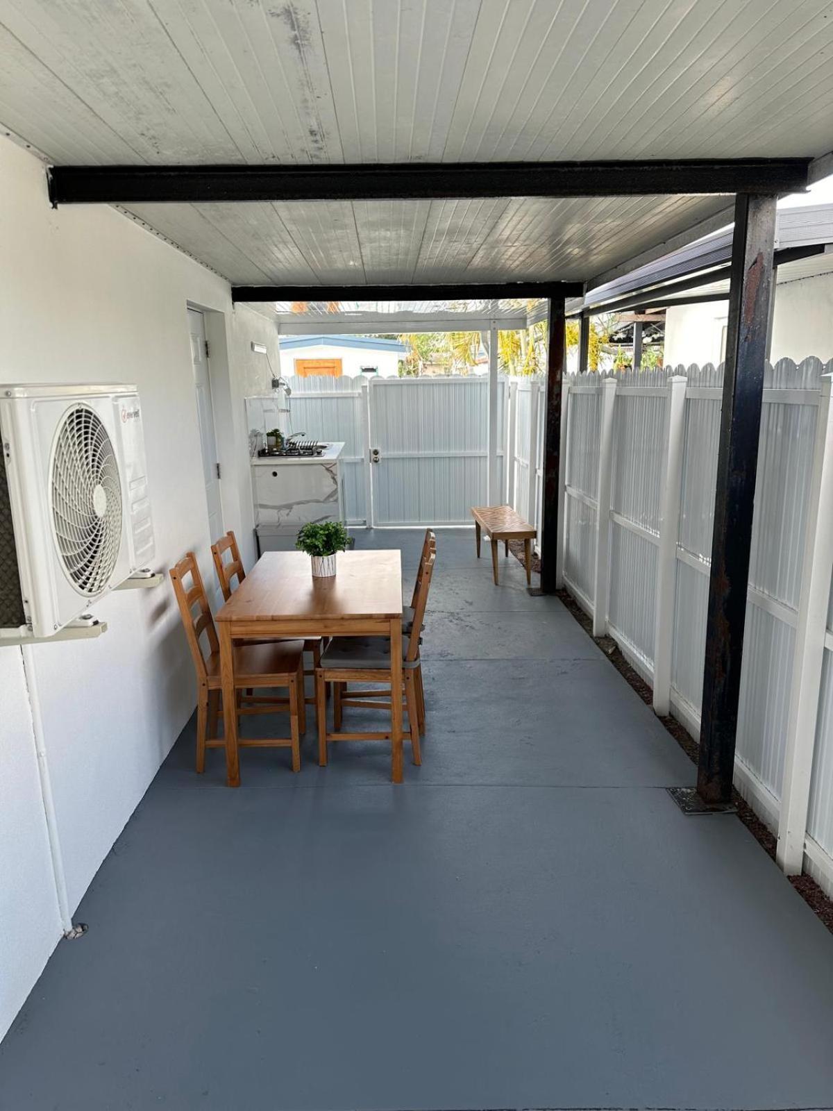 Adrien Guest Studio Miami Gardens Exterior photo