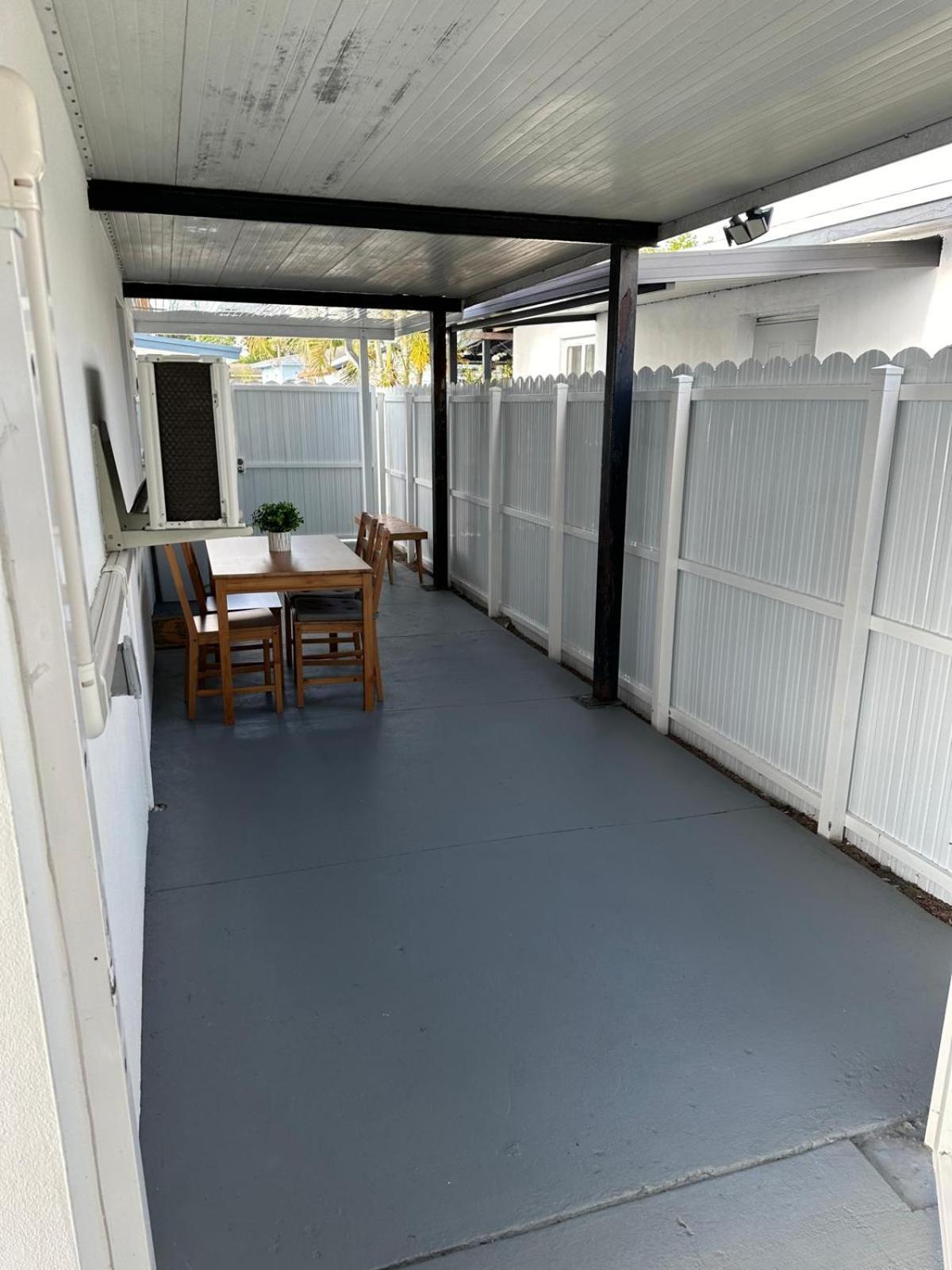 Adrien Guest Studio Miami Gardens Exterior photo
